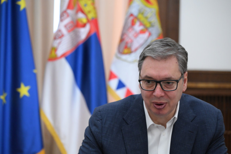 "Ja-verujem-u-rad,-verujem-u-Srbiju-i-u-buduc?nost-koju-sami-stvaramo"-Vuc?ic?-poslao-nikad-jac?u-poruku-