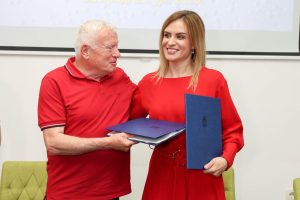Ђ.Стаменковски потписала уговор са Савезом слепих Србије у износу од 14 милиона динара