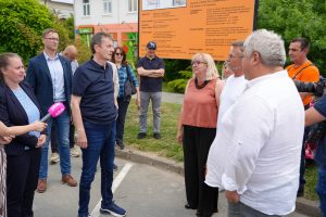 Министар Глишић обишао радове на реконструкцији водоводне мреже у Купусини