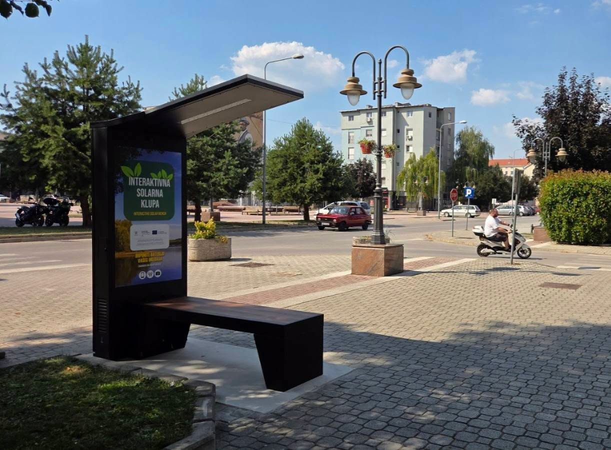 Нова соларна клупа обогатила туристичку понуду Апатина