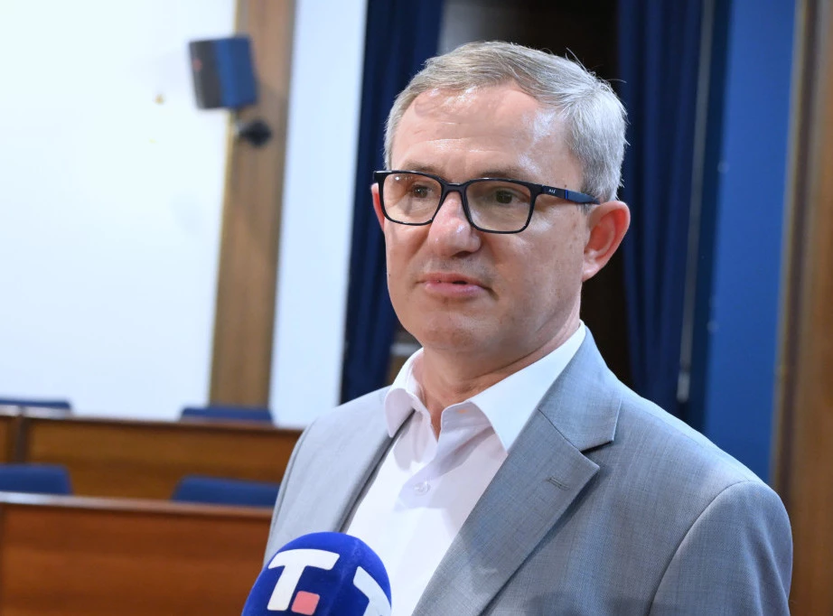 Гламочић: Амброзију морамо уништити пре цветања, појачане активности широм Србије