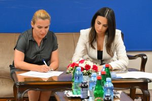 Pokrajina podržala opštinu Odžaci u nabavci novog vozila za odvoz otpada