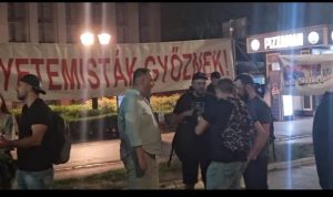 Скандалозно! Декан Економског факултета Чучковић пије ракију и блокира улице! Докле иде спрега блокадера професора и студената? (ФОТО + ВИДЕО)