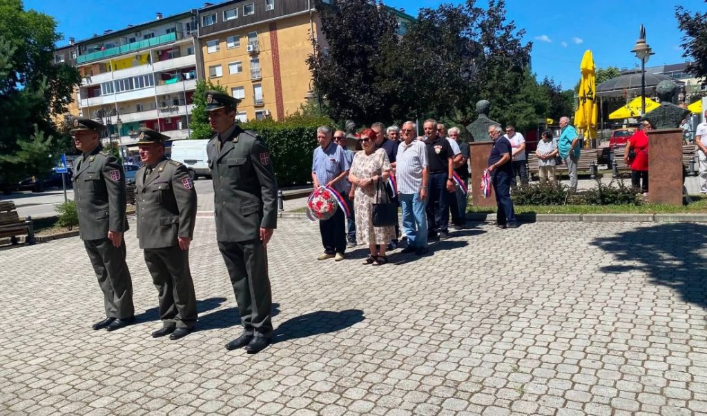 Обележени Дан борца и Дан устанка народа Србије у Апатину
