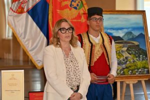 U Kuli otvorena izložba „Crna Gora u očima vojvođanskih slikara“