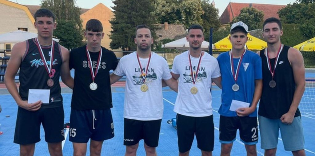 Екипа из Новог Сада тријумфовала на Летњем турниру у „коцкицама“ у Апатину