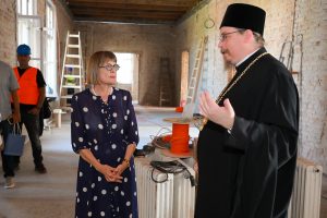 Гојковићева у Сремским Карловцима обишла радове на реконструкцији дома Богословије