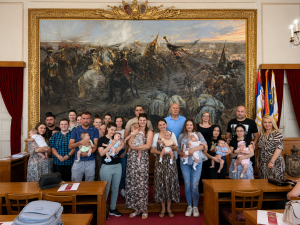 Za 54 porodice iz Sombora uručena rešenja o novčanoj podršci