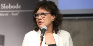 Ова жена не зна за срамоту! Језиве изјаве блокадерске професорке: Срби су сами криви за "Олују" (ВИДЕО)