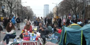 Блокадерка са листе на друштвеним мрежама отворено промовише марихуану