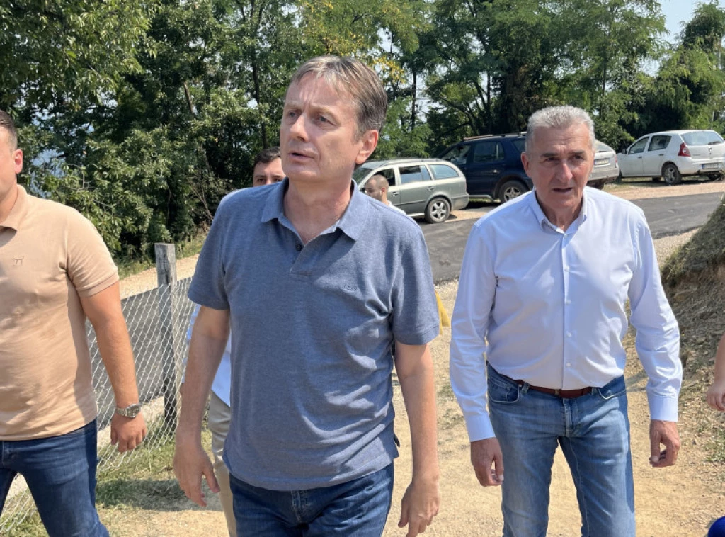 Глишић обишао село Бесеровину и радове на путној инфраструктури