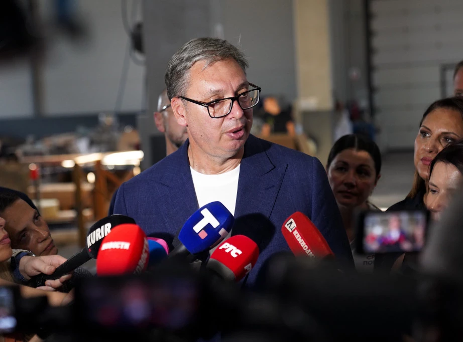 Вучић: Највећи проблем у малим местима недостатак инвеститора