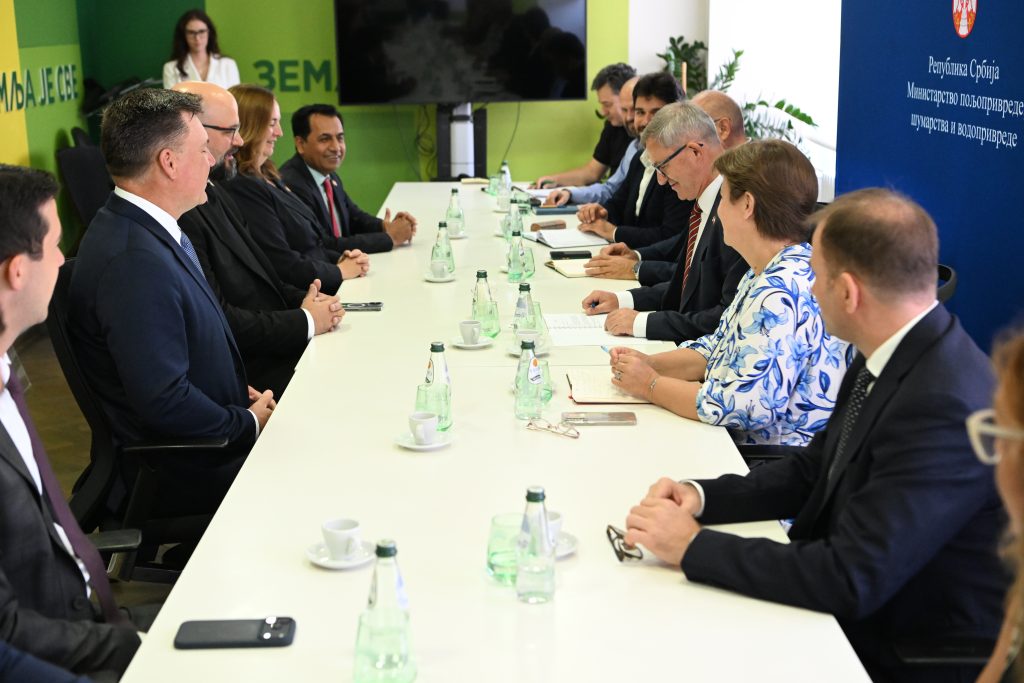 Гламочић и Камерон о унапређењу сарадње Србије и Канаде у области пољопривреде