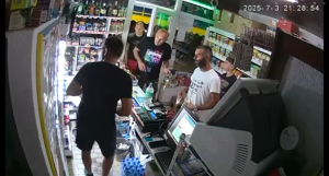 Блокадери насилници тата и син! Након напада на власника продавнице, спирала насиља у Кули никако да стане!
