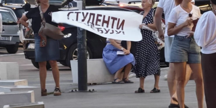 Да ли може болесније?! Позивају на линч деце: Нека пате, нека их снимају док спавају и ке*ају (ФОТО/ВИДЕО)