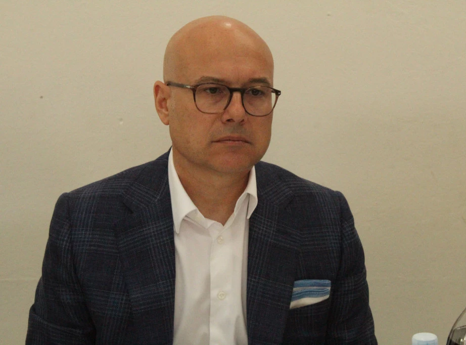 Вучевић с пољопривредницима: Грађани ће изабрати рад, стабилност и сигурност