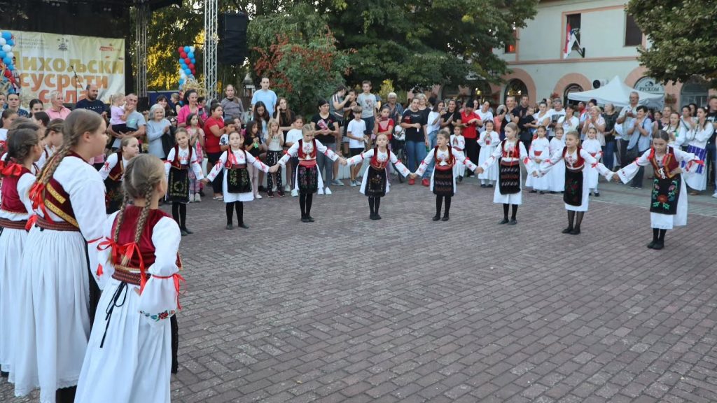 Крушчић у знаку традиције и дружења: Одржани „Михољски сусрети села“