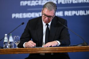 Вучић поднео оставку: Ново поглавље је пред нама, за мене је било најважније да служим свом народу (ВИДЕО)