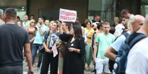 "Krezave-c?acike,-gazic?emo-vas-26.-oktobra!"-Blokaderi-u-novoj-akciji-Umobolni-komentari-gradjanima-koji-podiz?u-6.000-dinara-(FOTO)-