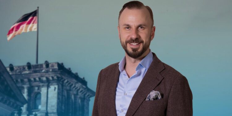 Nemac?ki-poslanik-Tobijas-Tajh-za-?Vesti-online"-Ono-s?to-nazivaju-?demokratijom"-c?esto-je-ciljano-mes?anje-u-izbore-u-Srbiji-