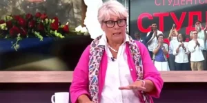 Palo-priznanje-Aide-C?orovic?-Dala-blokaderima-desetine-hiljada-evra-Sada-im-uz?ivo-pred-kamerama-traz?i-da-joj-se-oduz?e-(VIDEO)-