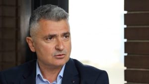 SKANDALOZNO!-PRVI-BLOKADER-SRBIJE-ILIJA-SRDANOVIC?-MALTRETIRA-Z?ENE-PO-KLINIC?KOM-CENTRU!-
