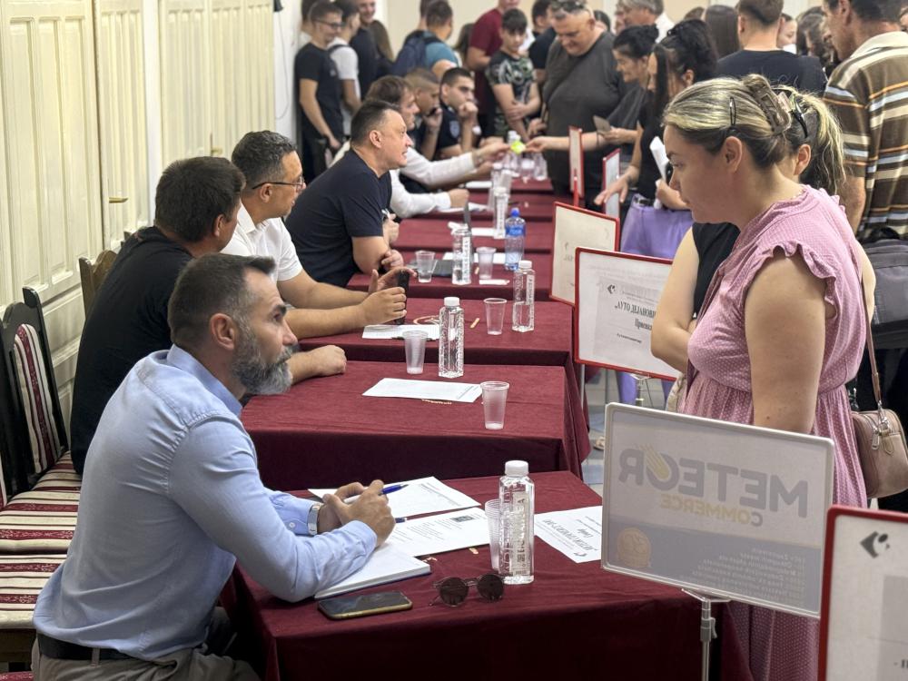 Више од 100 радних места понуђено на Сајму запошљавања у Кули