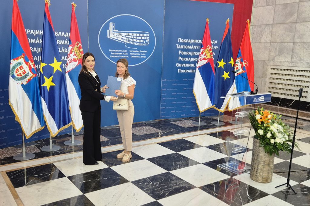 У Покрајинској влади уручени уговори за подршку пољопривредницима вредни 130 милиона динара