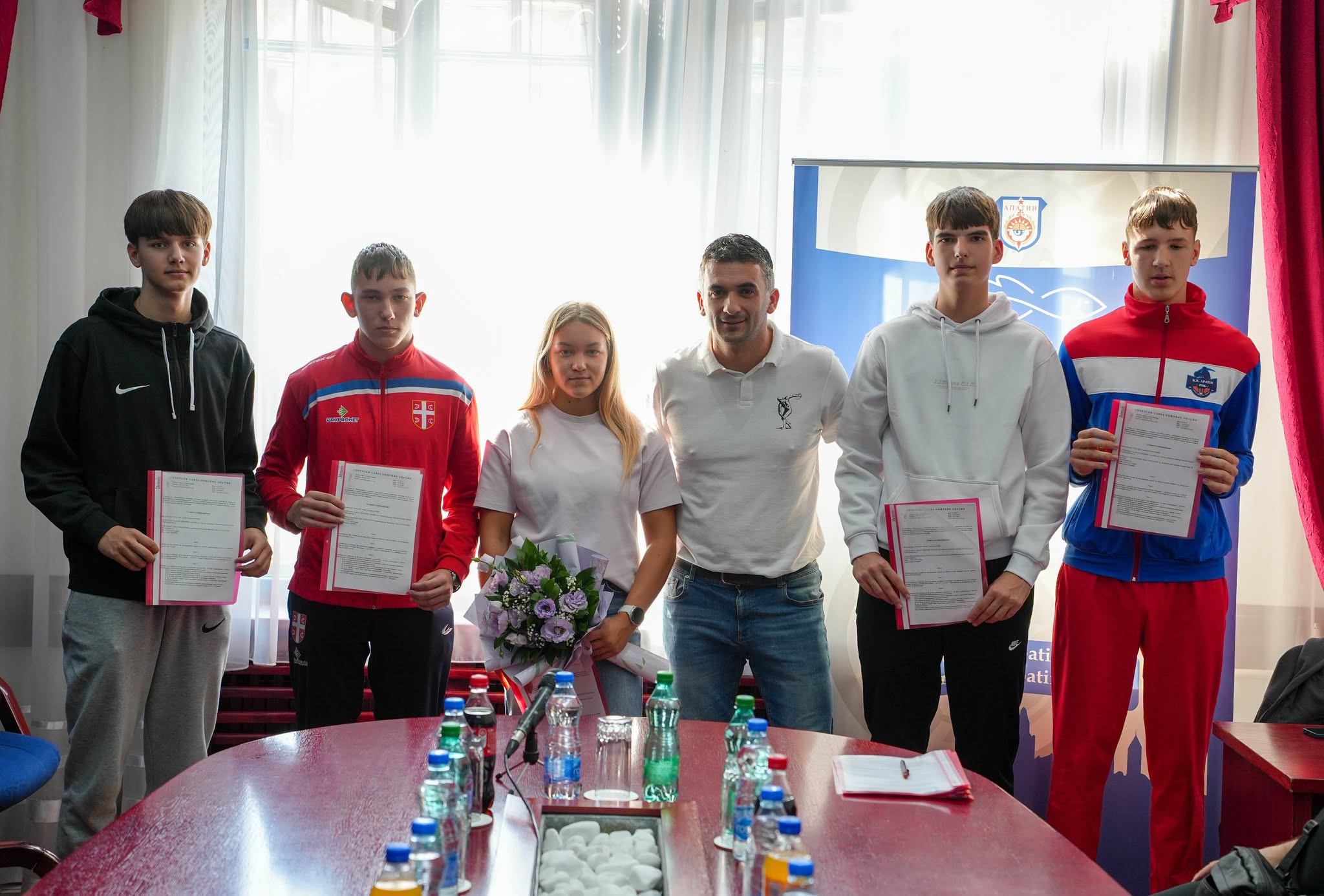 Подршка за пет младих спортиста из Апатина