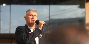 За њих ниједан закон не важи! Срдановић од две гараже себи нелегално направио још један стан - Шта би тек урадио да се дочепа власти (ФОТО)