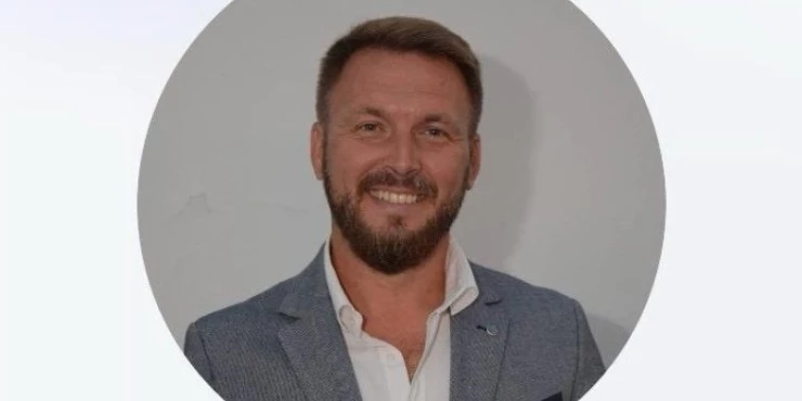 (ФОТО) Скандал потреса 70. кандидата на блокадерској листиИ! Муж добијао бесплатно "Чаир", па наплаћивао штандове