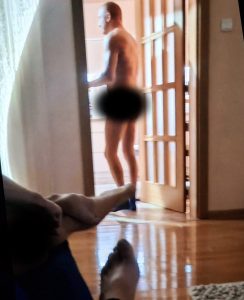 Шок фотка шефа блокадера! Пајтић ко од мајке рођен на геј журци у Београду на води