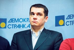 Како је Пајтићев Елезовић жарио и палио Војводином! Ево у шта би да нас врате блокадерски гуру и његова десна рука: У најцрњу лоповску прошлост из времена ДС