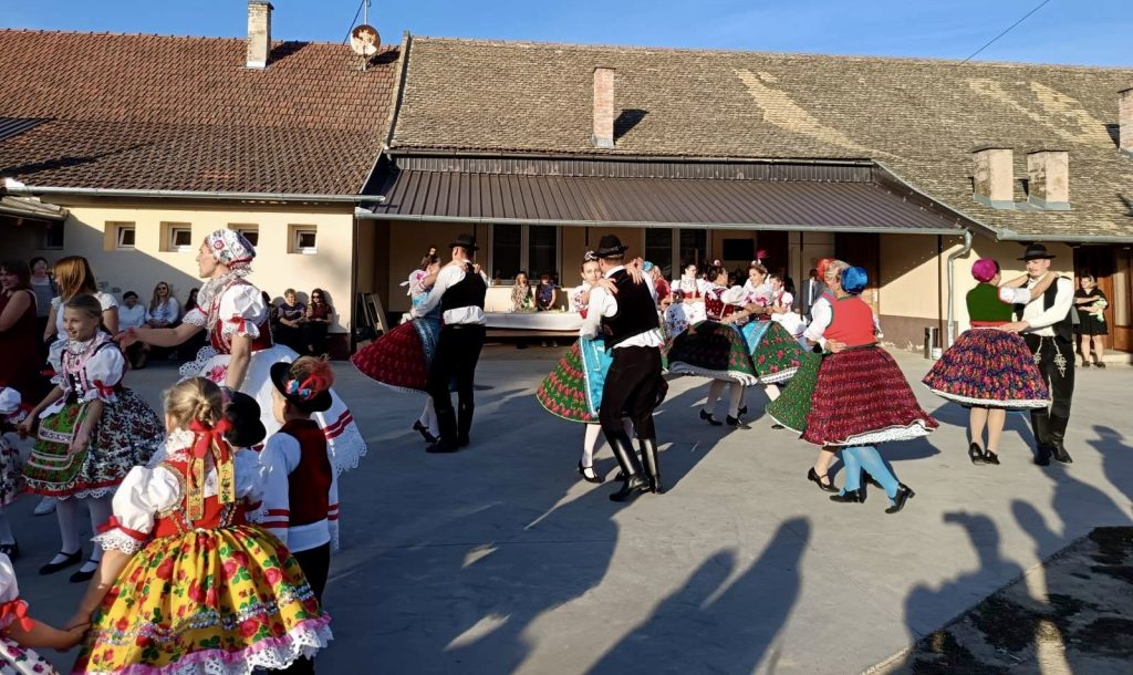 Традиција Дорослова оживела на „Грожђебалу“
