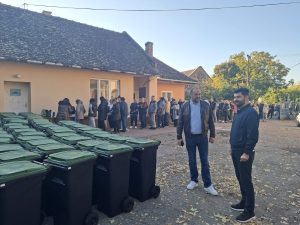 Нове канте за комунални отпад стигле у Кљајићево и Бездан