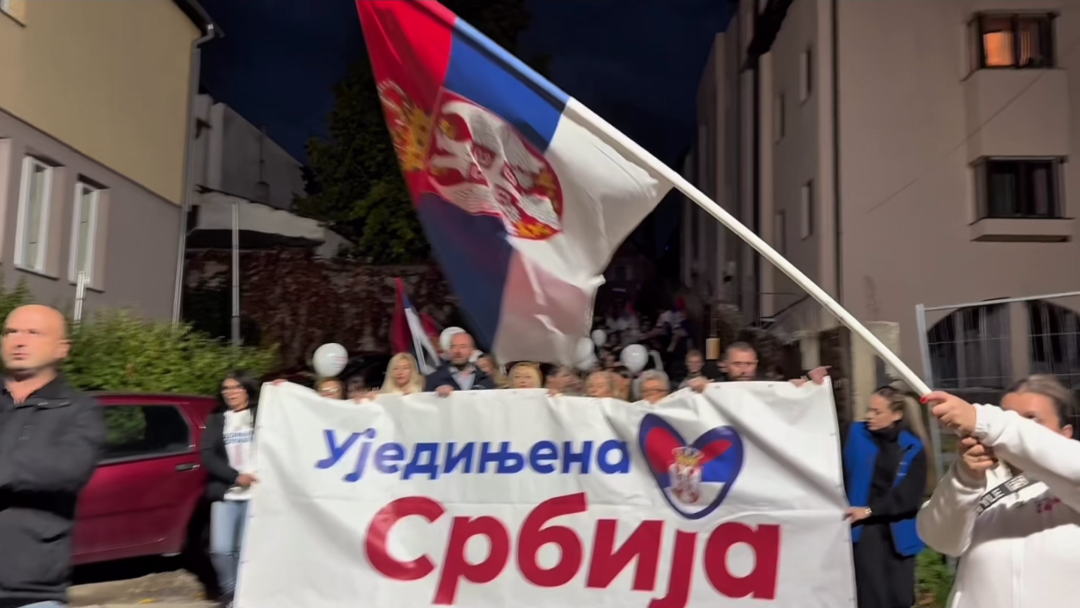 Narod iz Sremskih Karlovaca izašao da podrži Vučića: Skup liste „Aleksandar Vučić – Ujedinjena Srbija“