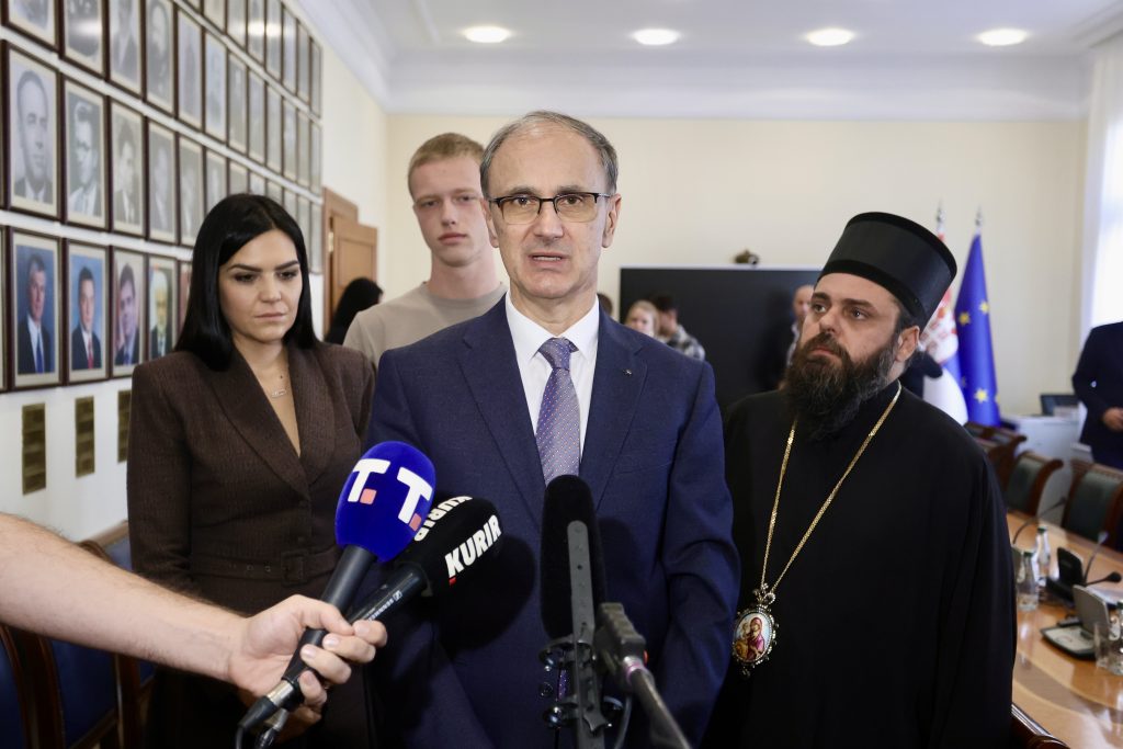 Мацут разговарао са 19 младих Срба из Хрватске који образовање настављају у Србији