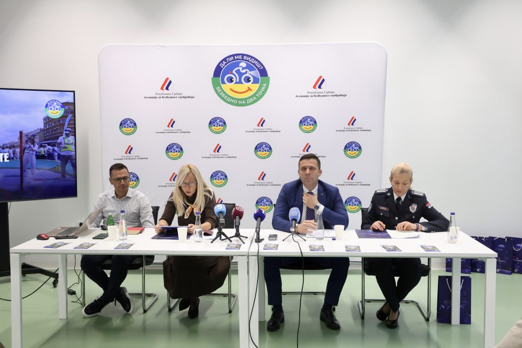 АБС завршила кампању о безбедности бициклиста, полигон прошло око 1.000 малишана