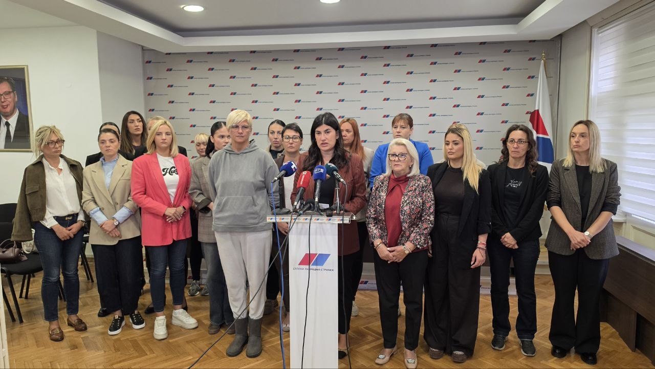 ?Ubic?u-tebe-i-sve-oko-tebe"-Predsednici-Skups?tine-grada-prec?eno-smrc?u!-Osumnjic?eni-pozitivan-na-kokain-evo-s?ta-je-Dina-Vuc?inic?-poruc?ila-na-konferenciji!