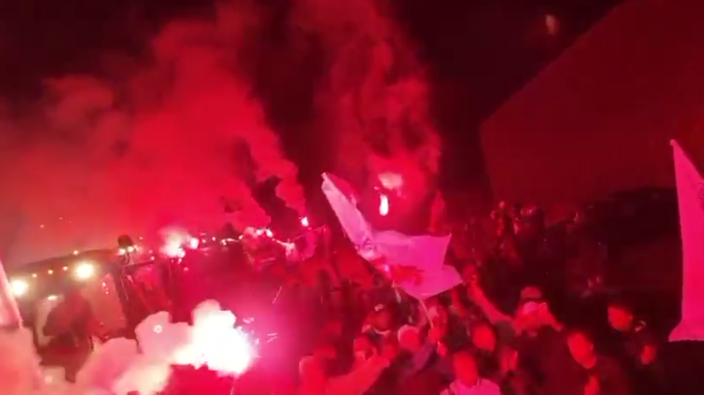 (VIDEO)-Ceo-Titel-je-ustao-na-noge-Reke-ljudi-na-ulicama-s?alju-podrs?ku-predsedniku-Aleksandru-Vuc?ic?u!