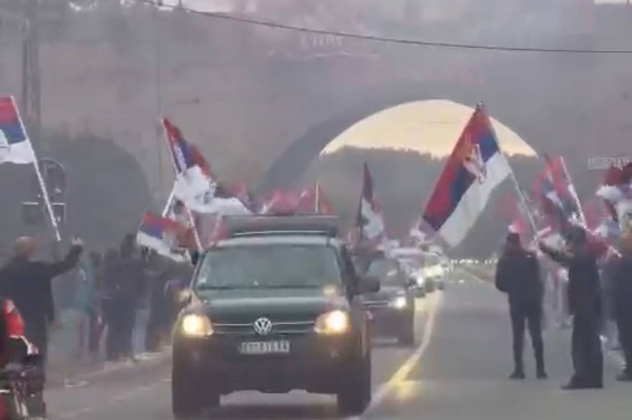 (VIDEO)-Velic?anstveni-skupovi-s?irom-Srbije-Pogledajte-uz?ivo-prizore-iz-Bac?a-i-Kule!