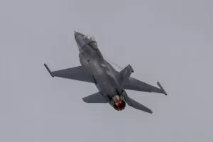 Vojni avion F-16