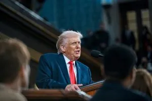 Трамп планира да прогласи ванредно стање пред међуизборе: Чува ову опцију као последњи кец у рукаву
