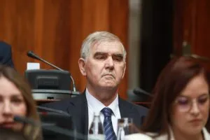 То је суноврат: Бериша у одбрани бруталне дехуманизације председника