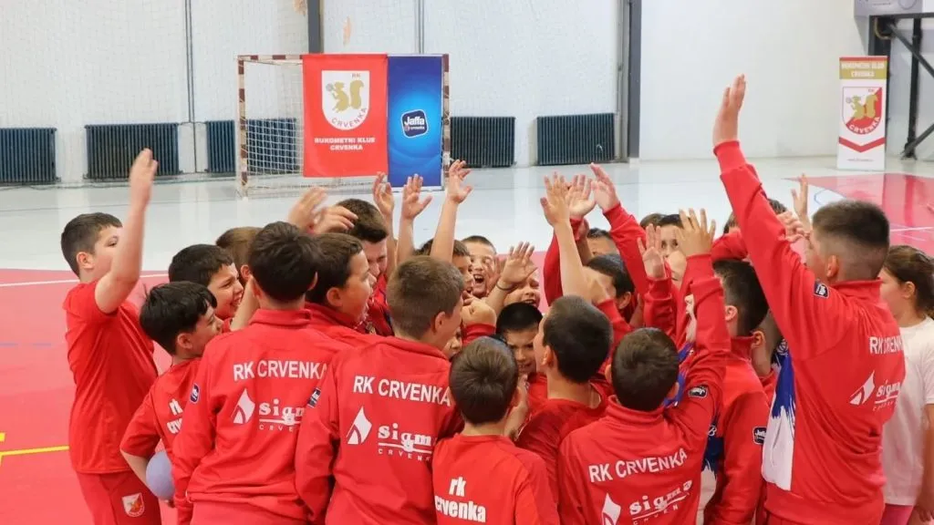 Kula i Crvenka deo akcije „Cela Srbija igra mini rukomet“