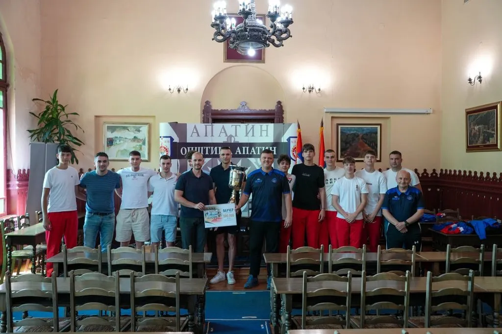 Кошаркаши „Апатина“ на пријему у општини након пласмана у виши ранг такмичења