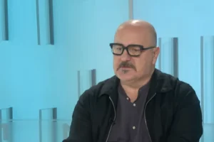 Kokan-Mladenovic?-udario-na-vernike-SPC-Poklonjenje-svetinji-izjednac?io-sa-Tompsonovim-koncertom-