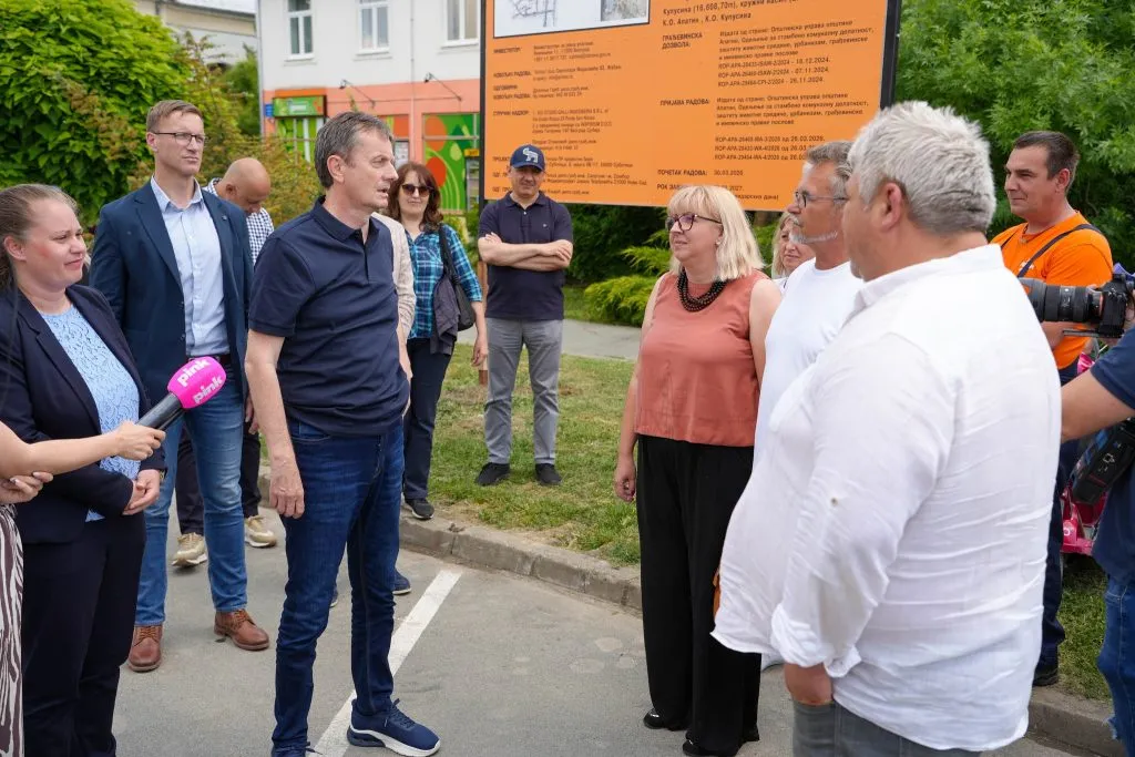 Министар Глишић обишао радове на реконструкцији водоводне мреже у Купусини