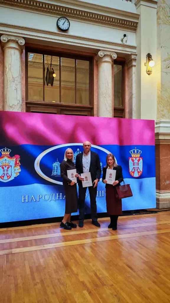 U Narodnoj skupštini potpisani ugovori: Za tri ustanove iz Sombora više od 7,7 miliona dinara