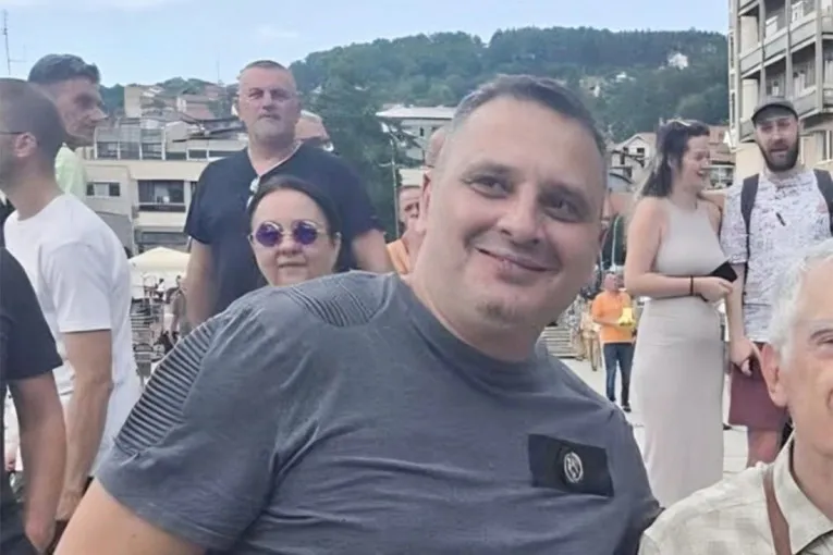 Ko-je-Ilija-Mic?ic?,-suprug-aktivistkinje-Kreni-Promeni-koji-je-uc?estvovao-u-sukobu-sa-S?apic?em?-